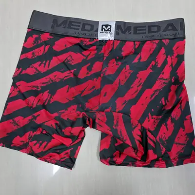 Rojo brochazo, espalda